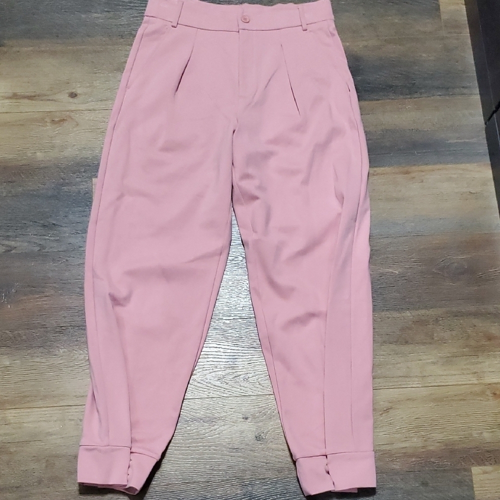 HALARA Pink High-Waisted Cropped Pants